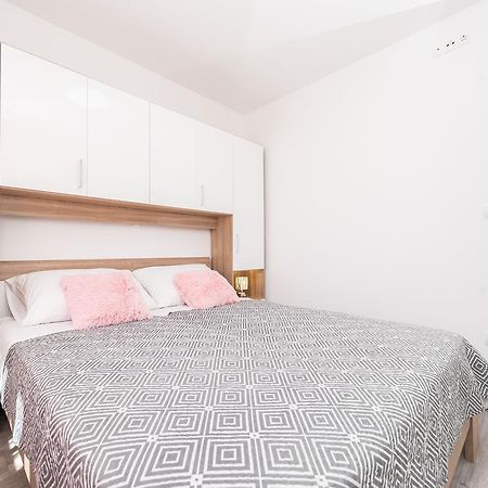 Apartments Janice Pakoštane Extérieur photo