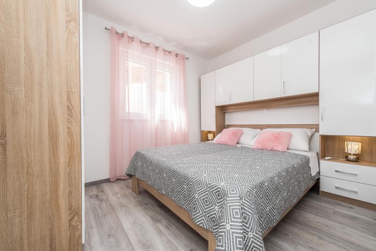 Apartments Janice Pakoštane Extérieur photo