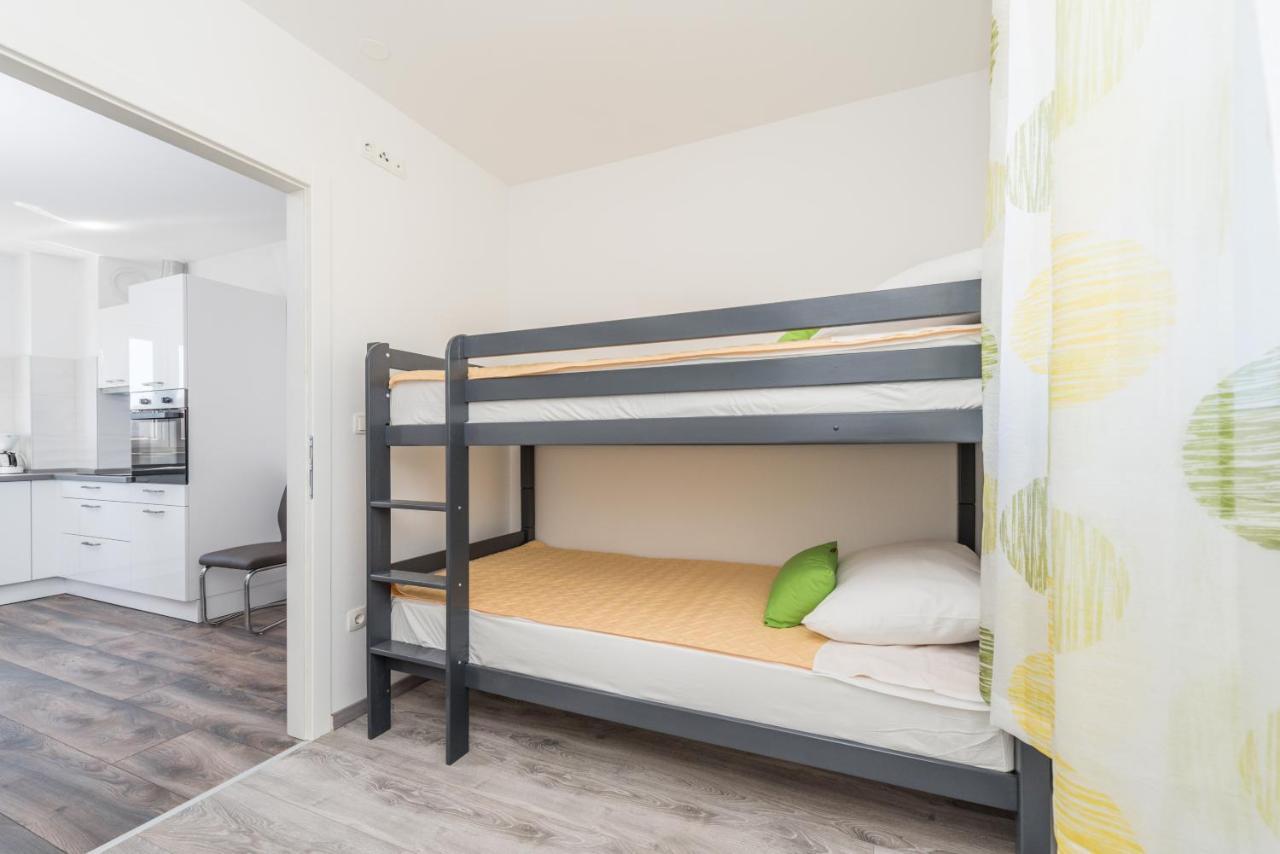 Apartments Janice Pakoštane Extérieur photo